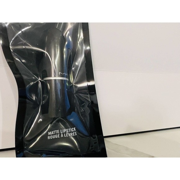 NEW MAC MINI Lipstick Authentic DIVA 0.06oz / 1.8g SEALED MATTE - Picture 2 of 10